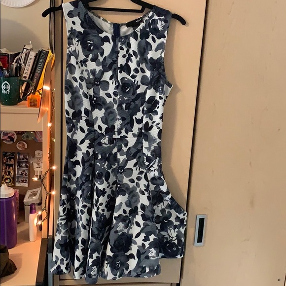 Aqua Dresses & Skirts - Blue white floral Aqua junior prom dress
